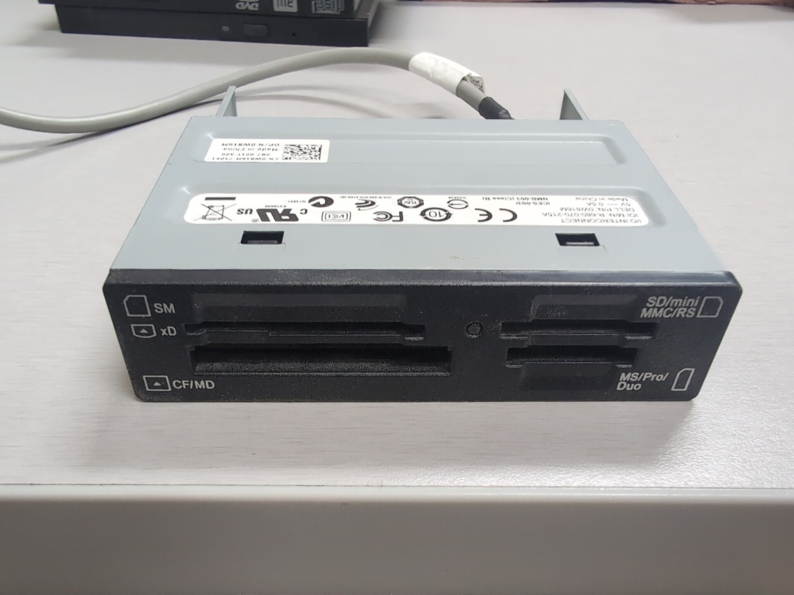Dell 0w816m 19-IN-1 Media/Flash Card Reader SD I/O Interconnect L-U