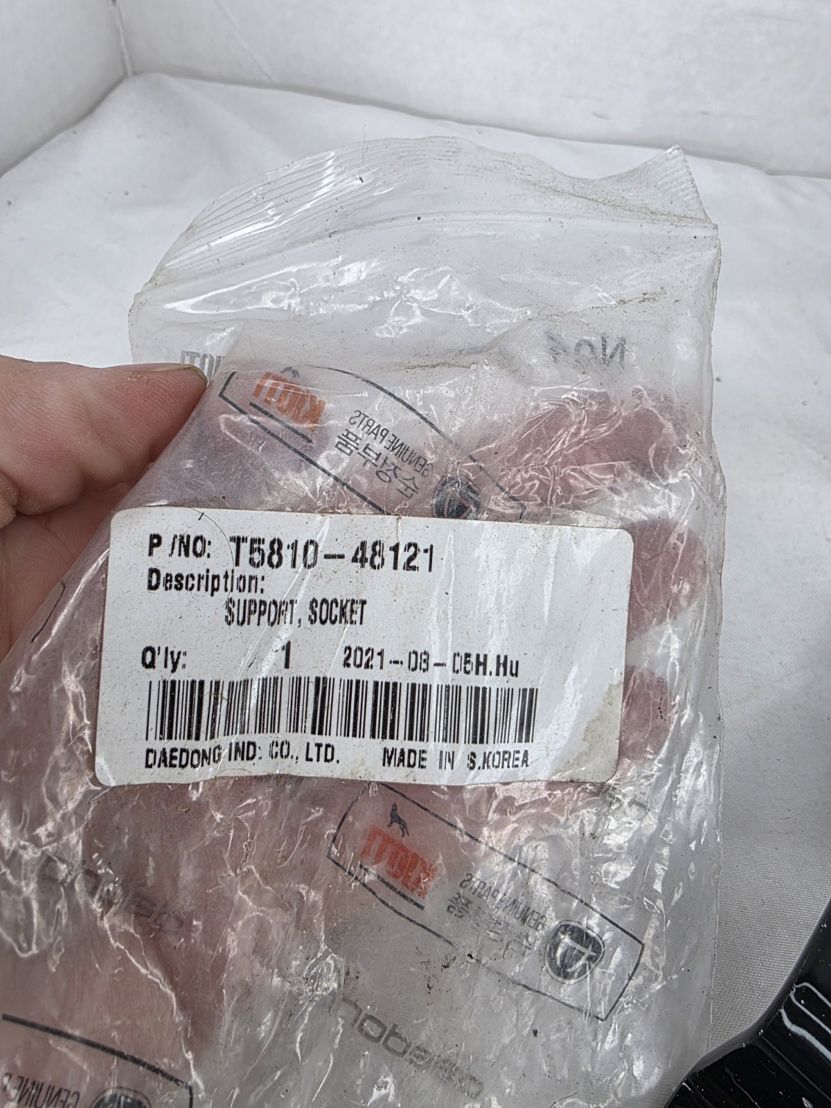KIOTI T5810-48021 SUPPORT, SOCKET