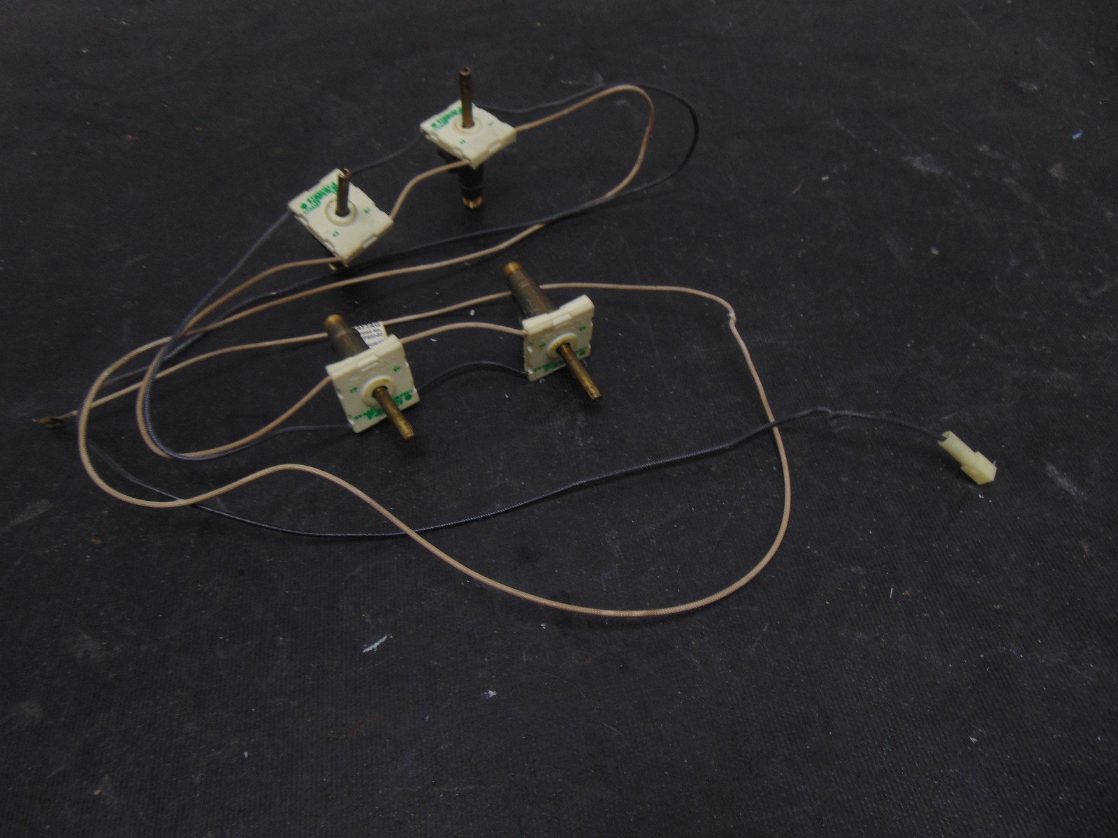 Maytag Range MGR5752ADS Valve Set