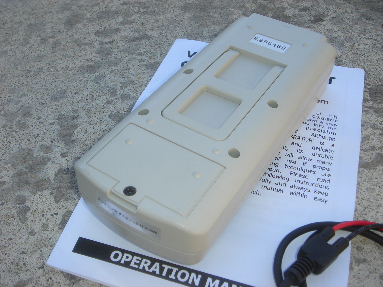 Reed CC-421 Dual Range Voltage and Current Calibrator
