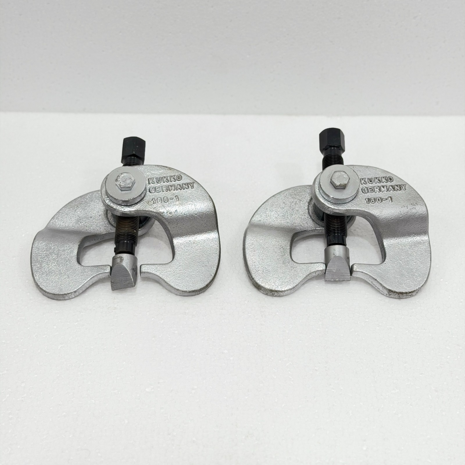 LOT OF 2 KUKKO GERMANY 160-1 MANUAL FLANGE SPREADER TOOL  HEAVY DUTY FASTSHIP