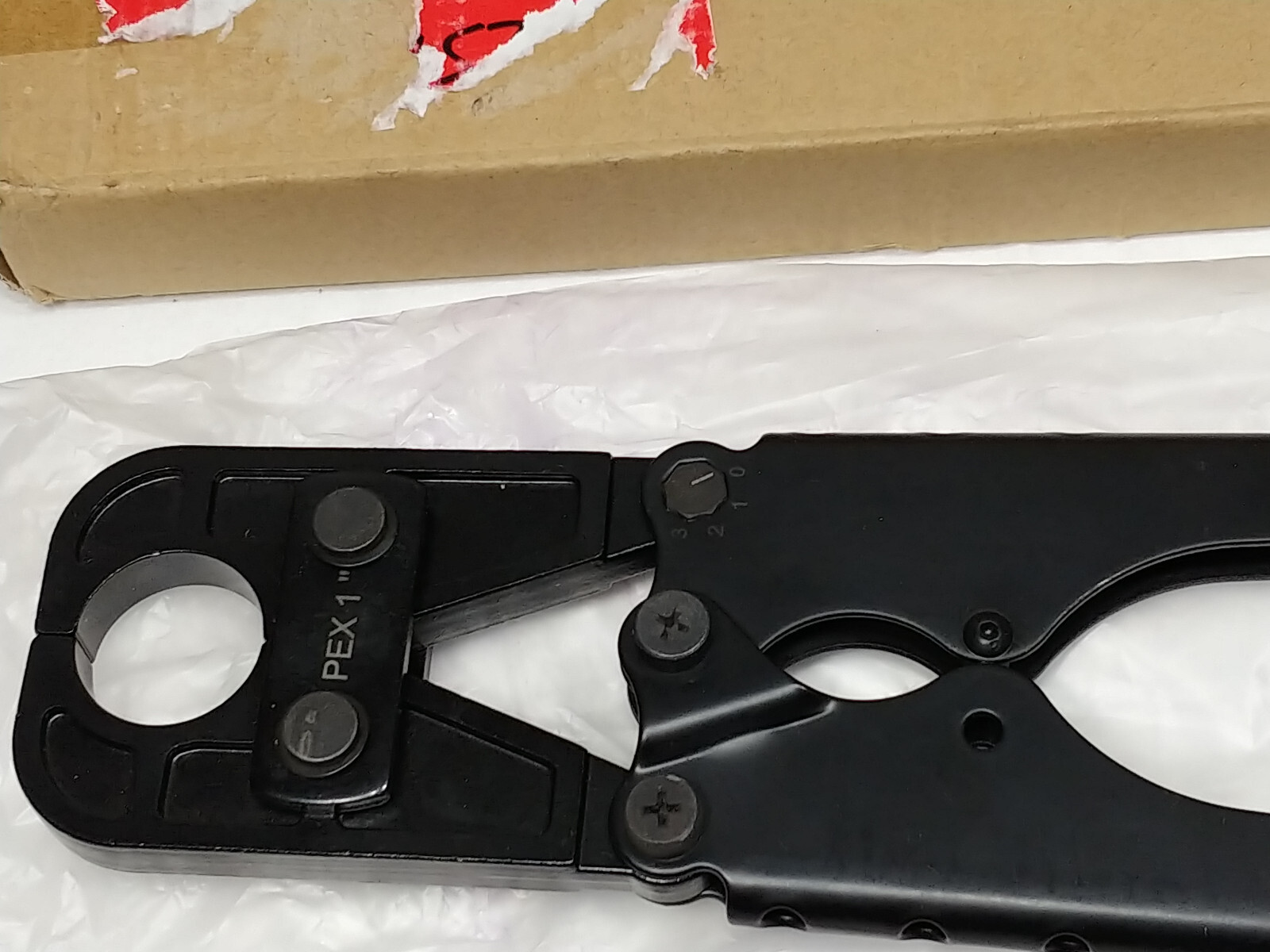 JonesStephens 1" PEX Crimp Tool J40954