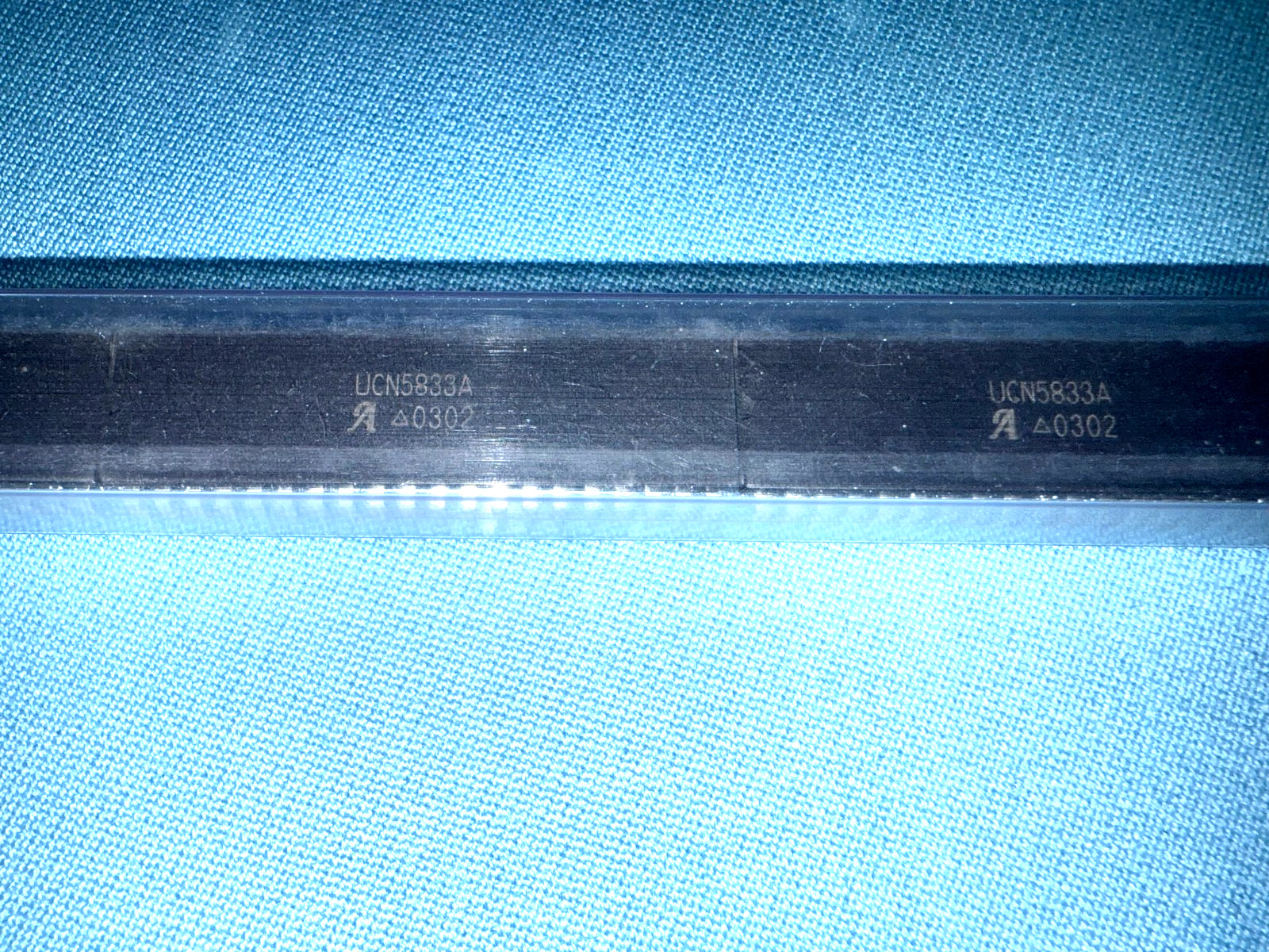 UCN5833A