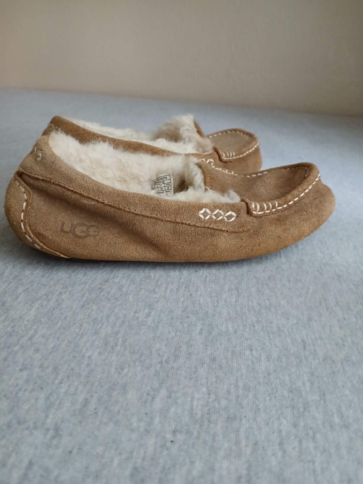 Ugg Slippers Womens 8 Ansley Loafer Sheepskin Lined Moccasin Cozy Slip On