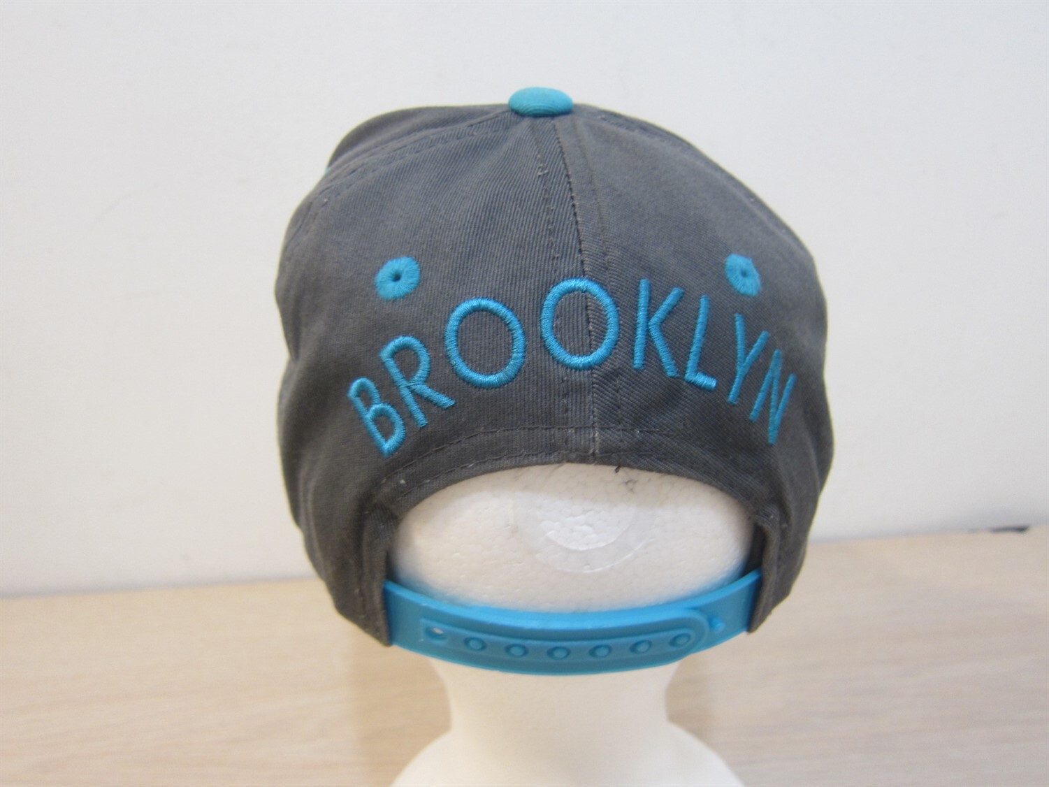 KBETHOS BROOKLYN BASEBALL STYLE ADJUSTABLE STRAPBACK HAT GRAY/TURQUOISE