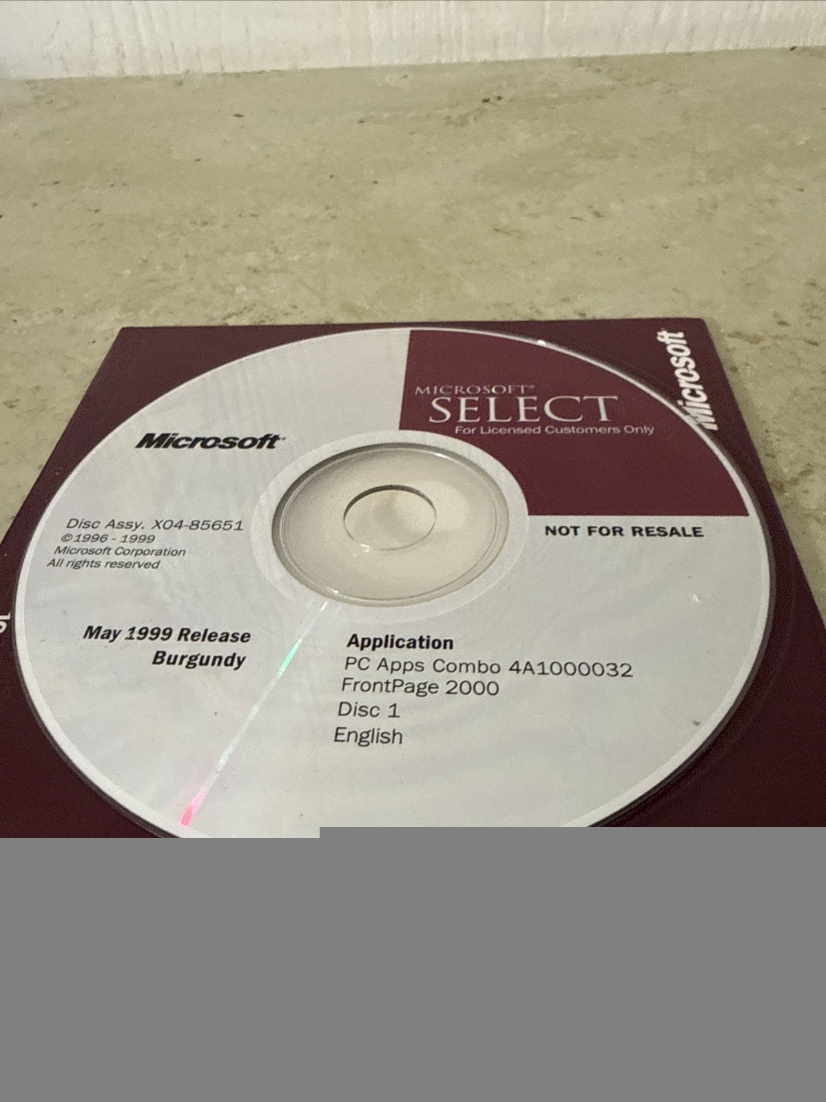 Vintage Microsoft SELECT CD-ROM - May 1999 Release Burgundy