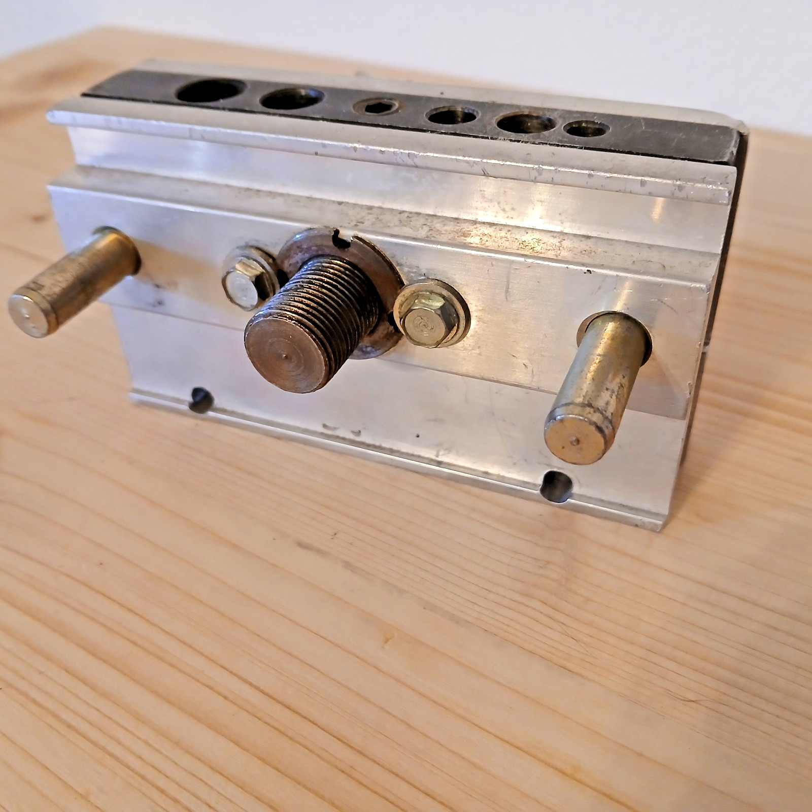 Dowl-it Self Centering Dowel Pin Drill Guide Vise Model 1000 Made U.S.A.