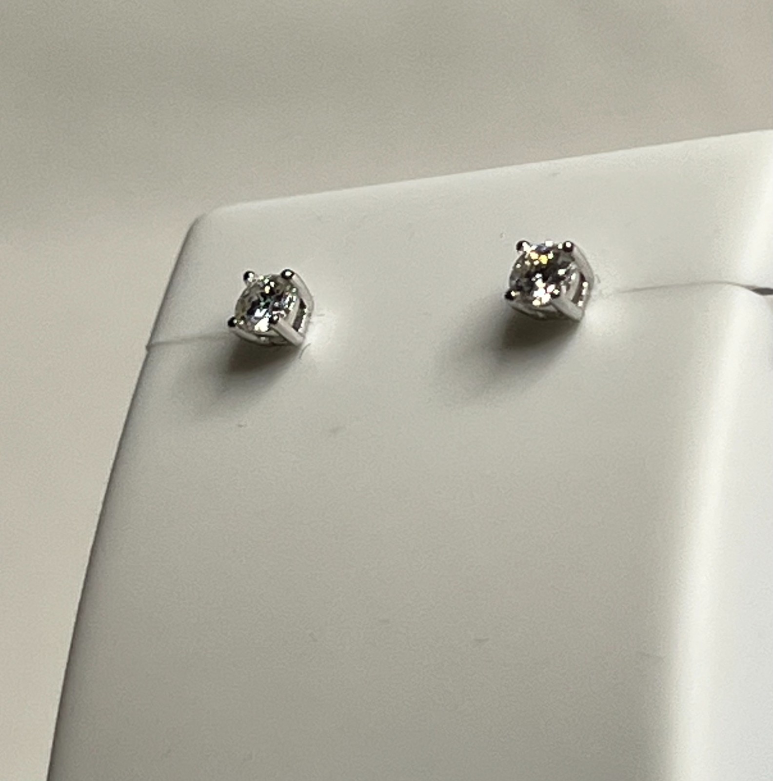 S925 Round Cut Moissanite Stud Earrings – 0.25 CTW - Push Back - Prong Setting