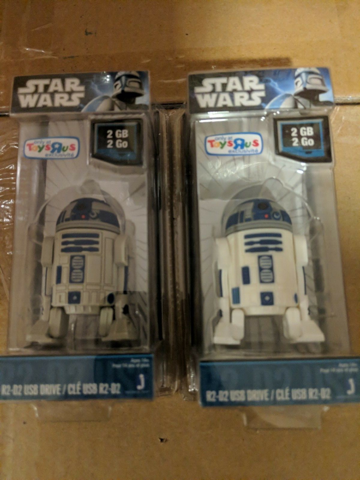 Star Wars 2GB USB Drive Set  R2-D2 White & Grey Toysrus Exclusive