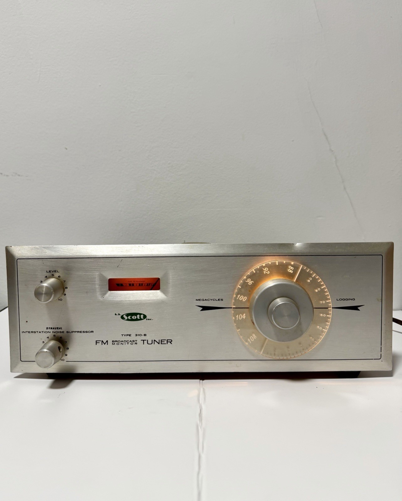 Vintage H.H. Scott 310-B FM Broadcast Monitor Tube Tuner Powers On