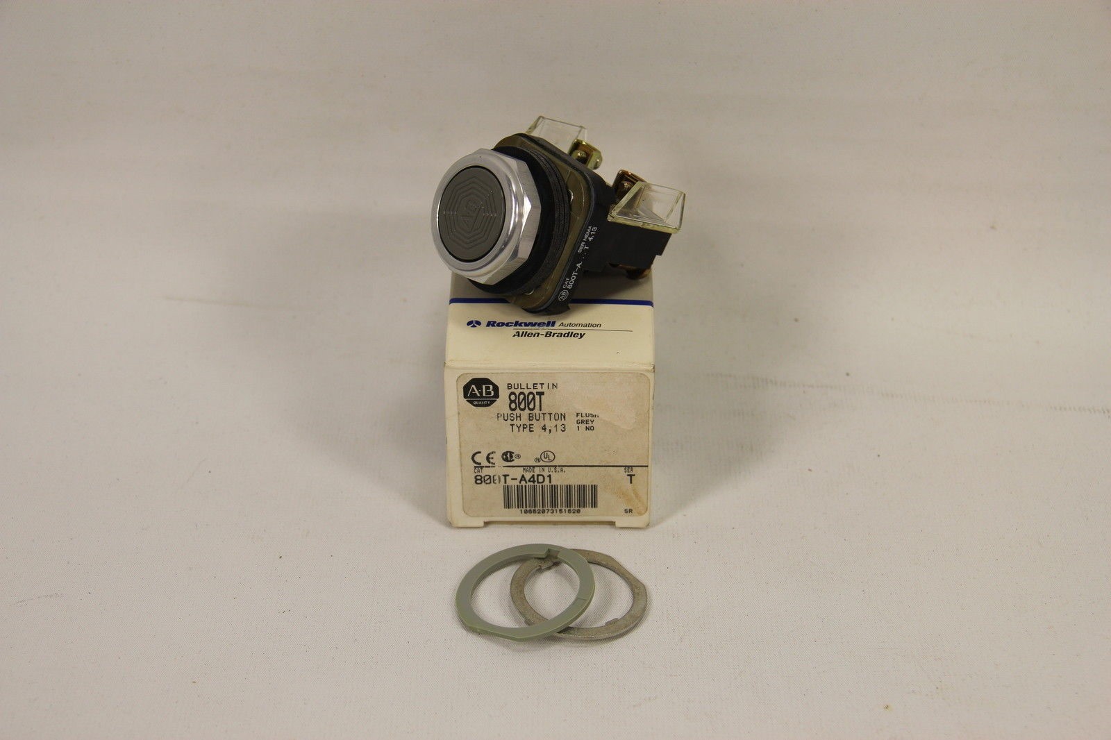 Allen Bradley 800T-A4D1 Switch Pushbutton Selector 4, 13 Series T Flush Grey
