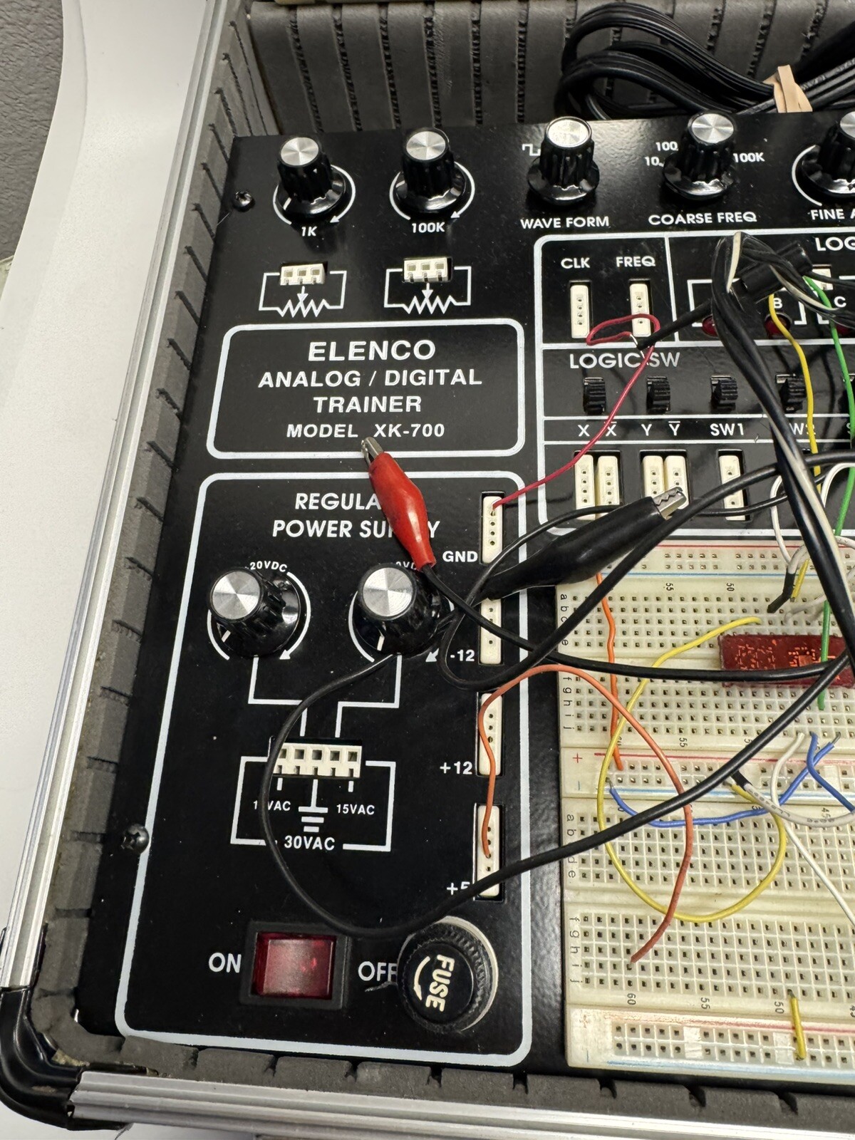 Elenco Electronics XK-700 Digital/Analog Trainer