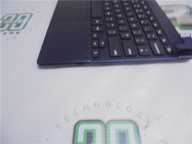 Brydge BRY9001-GB Wireless Keyboard New Open Box