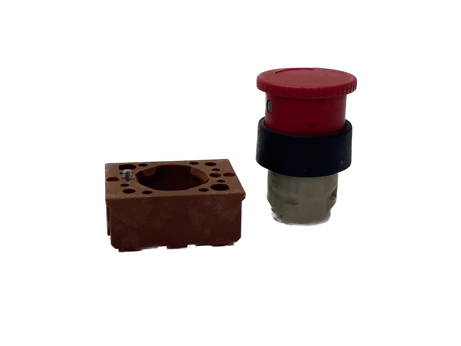 USED Siemens 22mm RED Twist Release Pushbutton Switch 3SB1000-1FC01