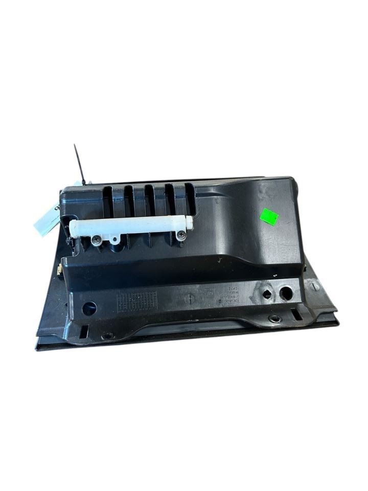 SILVRDO15 2018 Glove Box 18756