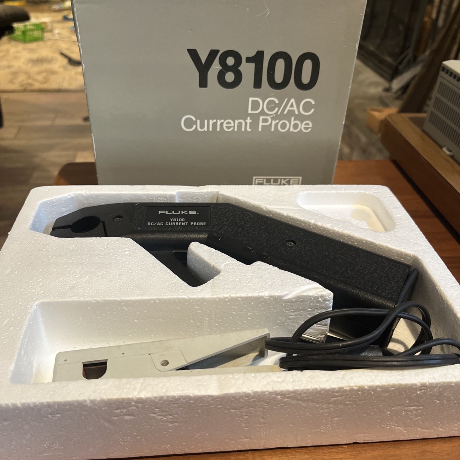 FLUKE Y8100 DC/AC CURRENT PROBE W BOX PPWK - VGC