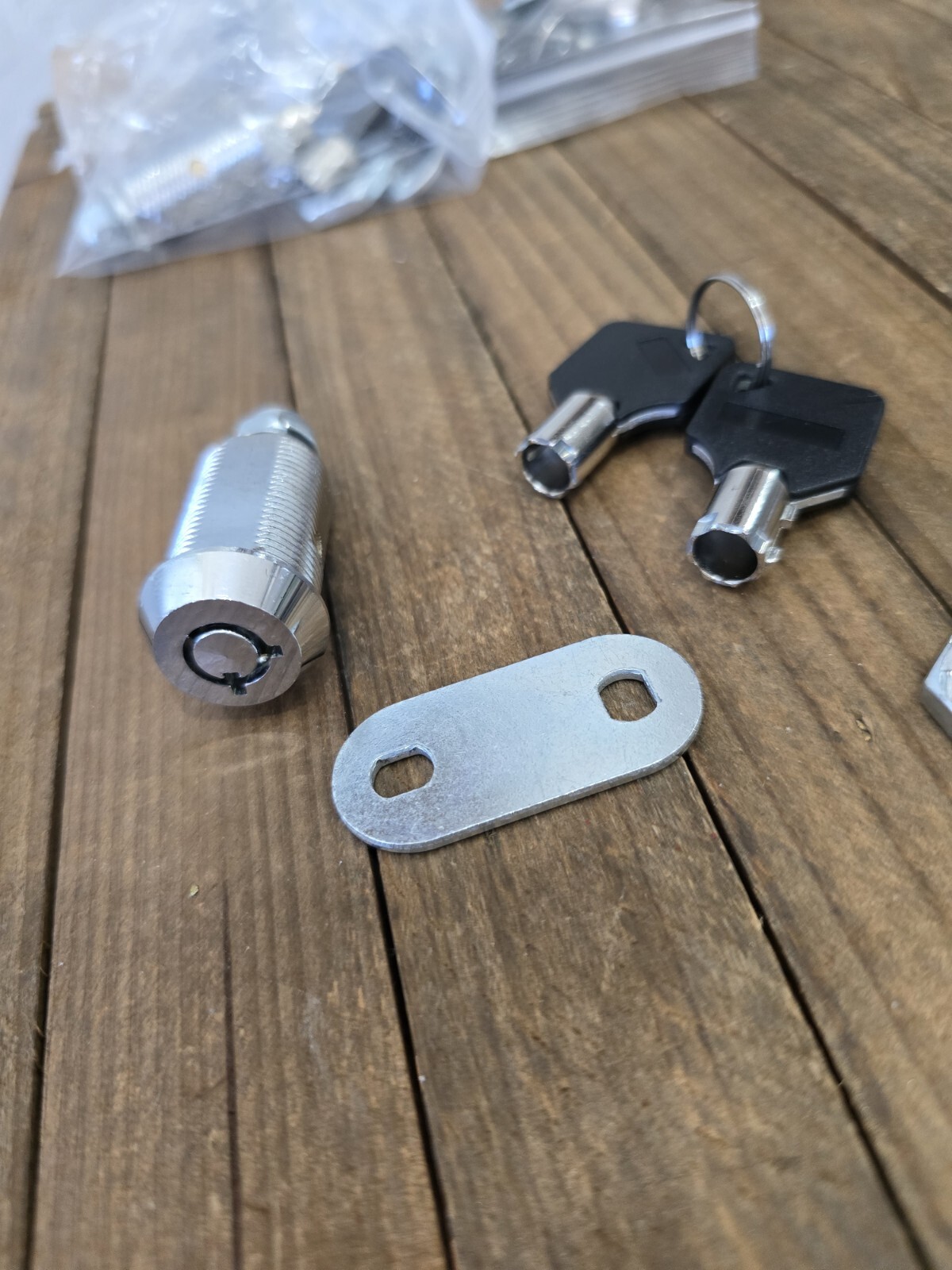 LOCK & KEY SET.