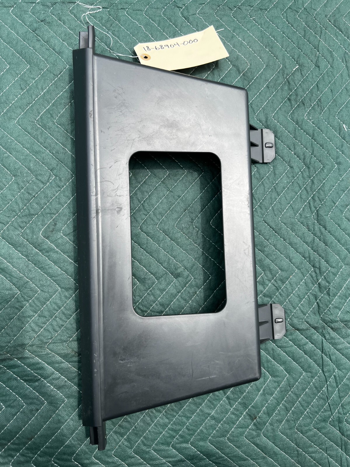 2018-24 FREIGHTLINER CASCADIA OVERHEAD CONSOLE CENTER BIN 18-68904-000 OEM