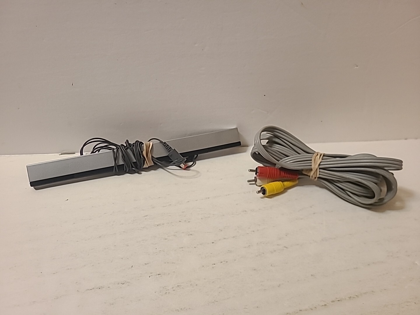 Official OEM Nintendo Wii Composite AV Cables + Wired Sensor Bar RVL-009 RVL-014