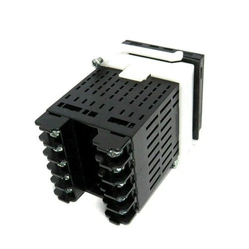 New In Box OMRON E5CSV-R1T Temperature Controller