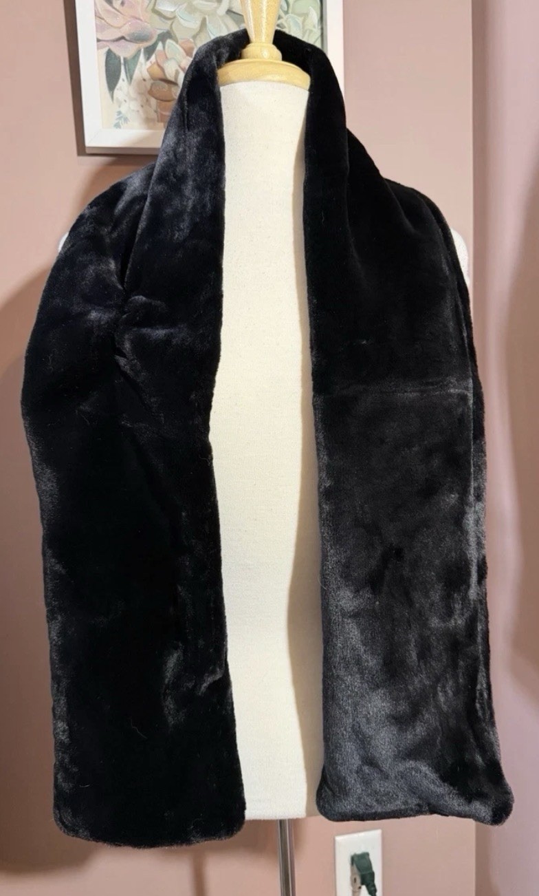 Sprigs Faux Fur Pull Through Scarf With Secret Pocket Black New Very Soft