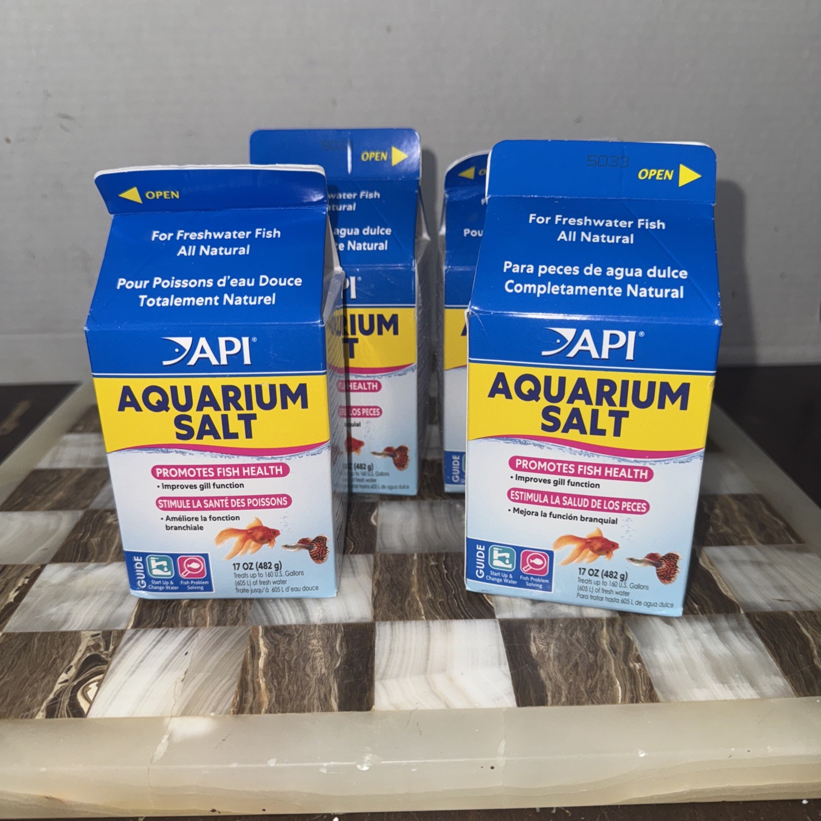 API AQUARIUM SALT Freshwater Aquarium Salt 68-Ounce Box Set