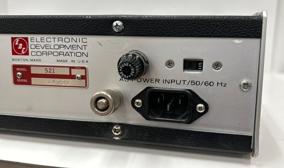 ELECTRONIC DEVELOPMENT CORPORATION D.C. CALIBRATOR MODEL 521