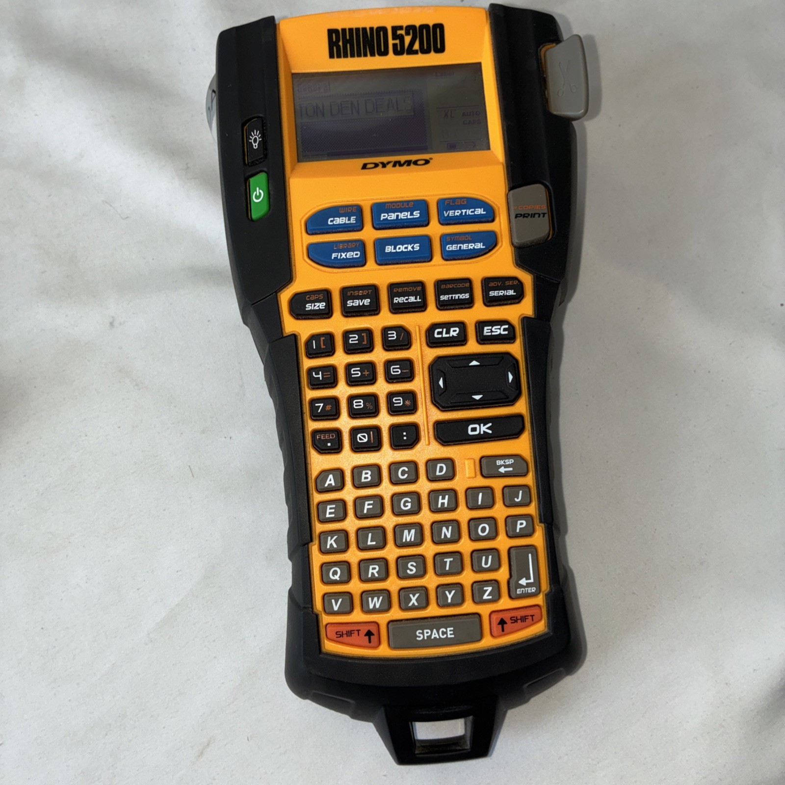 DYMO RHINO 5200 LABLE MAKER W/ACCESSORIES