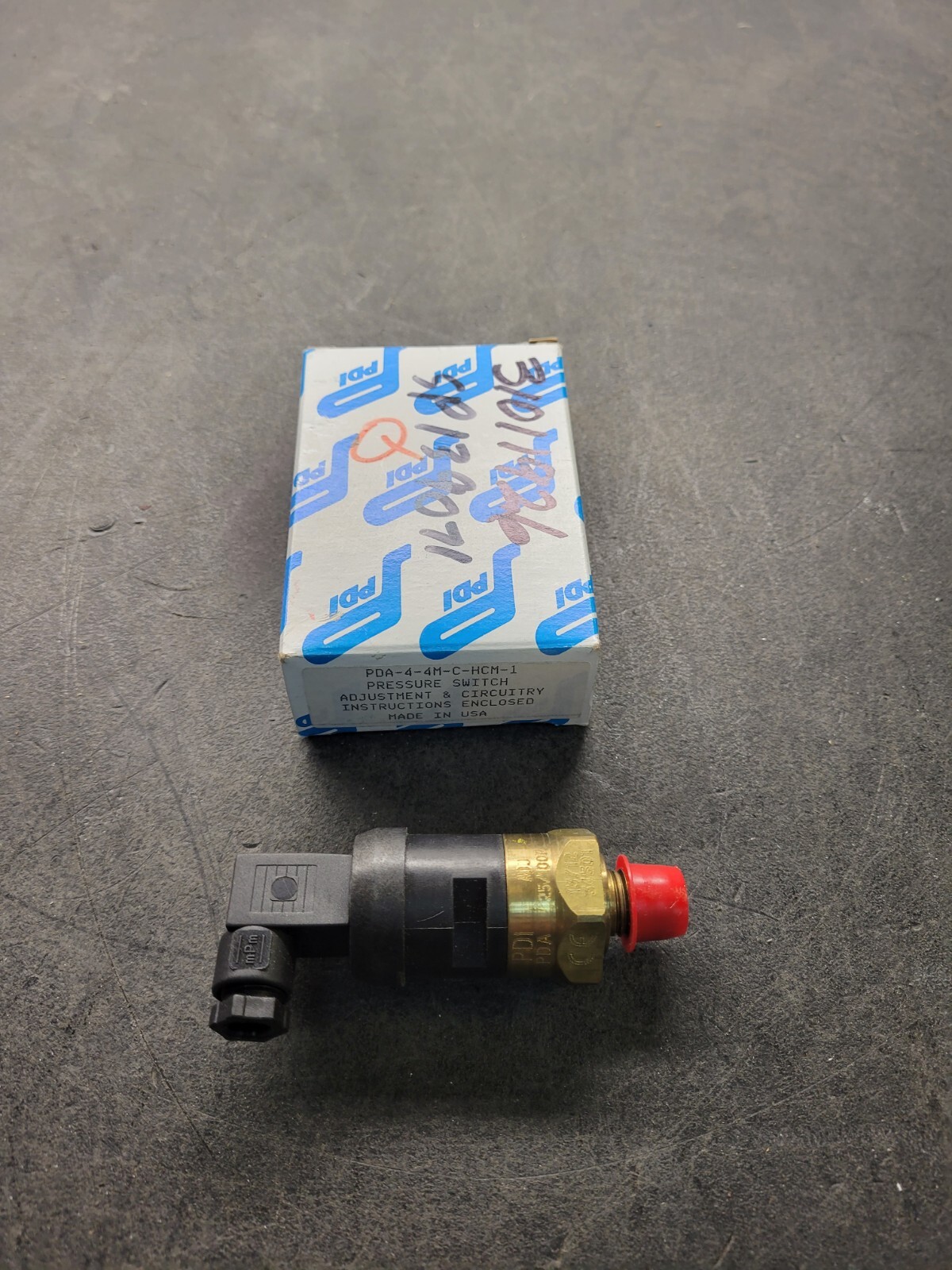 PDI PDA-4-4M-C-HCM-1 Pressure Switch.