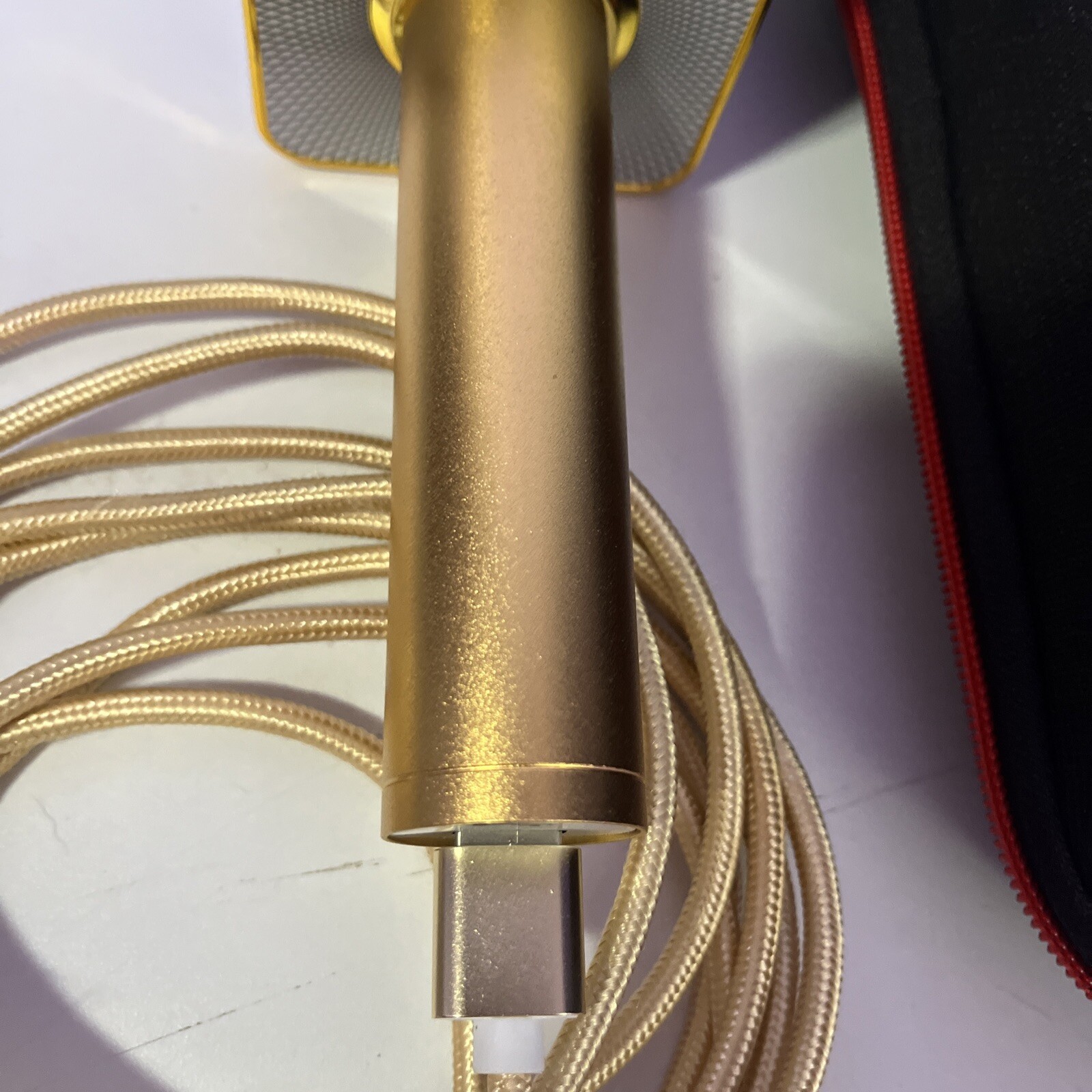 QFX Model Kar-3 Karaoke Microphone With Case And Cable UNTESTED White/Gold