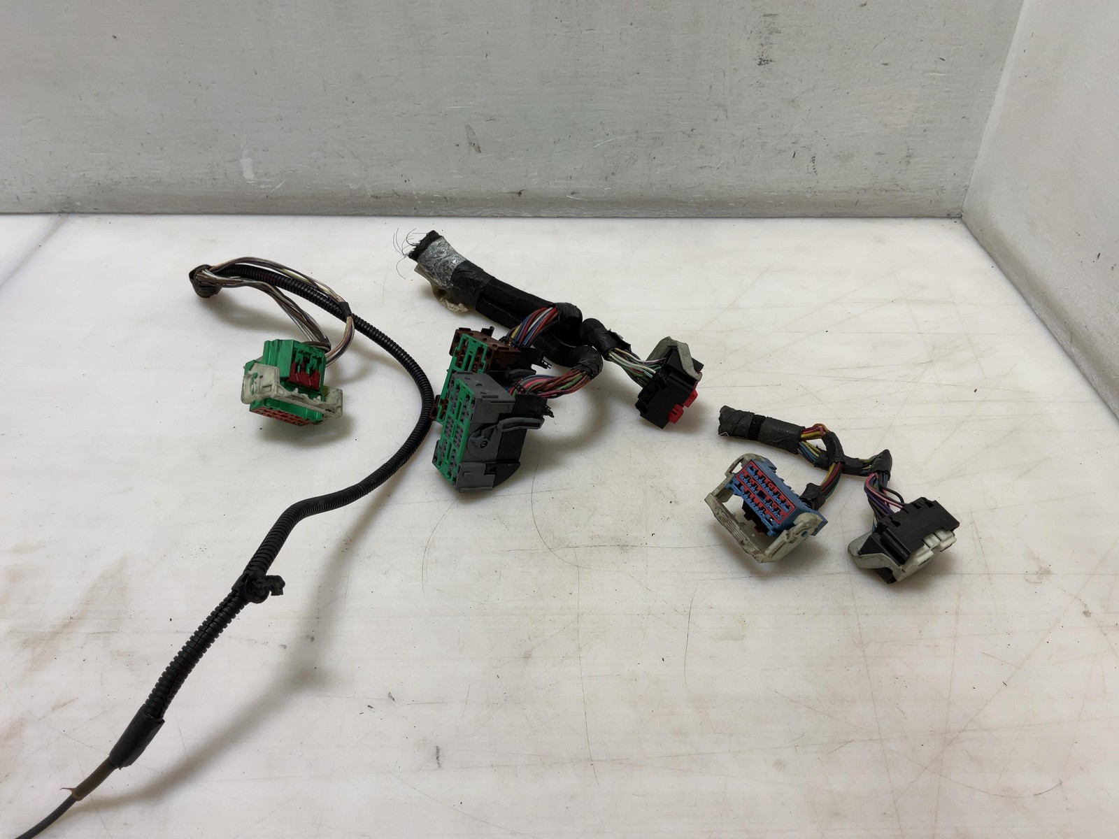 Jeep JK Wrangler OEM Stock TIPM Fuse Box Plugs Full Set w/Wires 2012-2017 002497