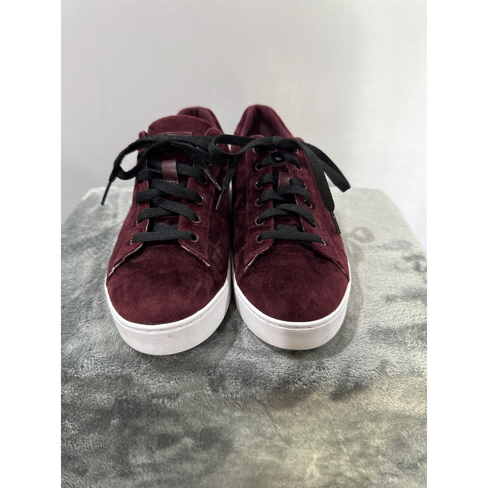 Vionic Keke Lilac Suede Lace Up Sneakers Shoes Womens SIZE 7.5 TVW5371