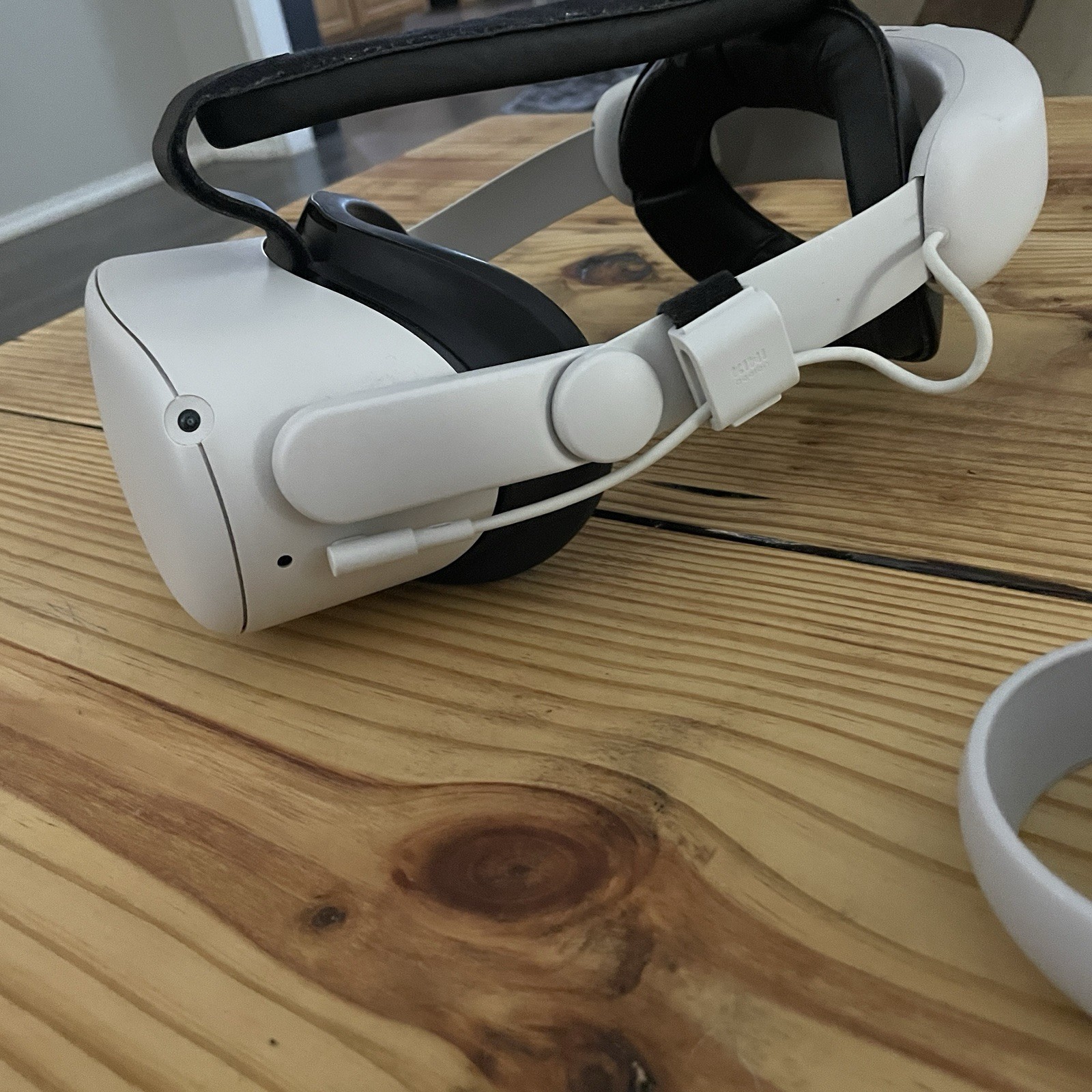 ORIGINAL Oculus Quest 2, KIWI Headset Strap & Extended Battery Kit, With Charger