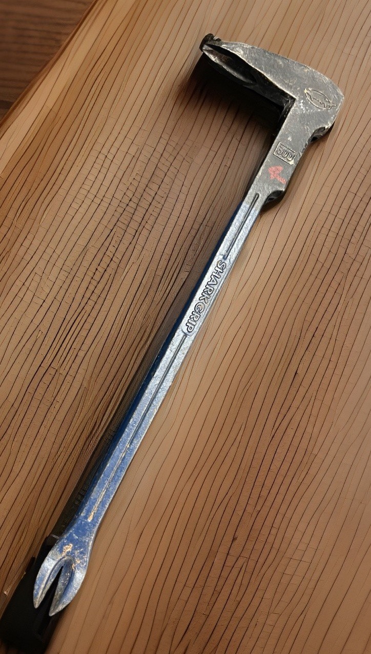 Bakuma Shark Grip 300 Japanese Pry Bar Nail Puller Made in Japan 11”