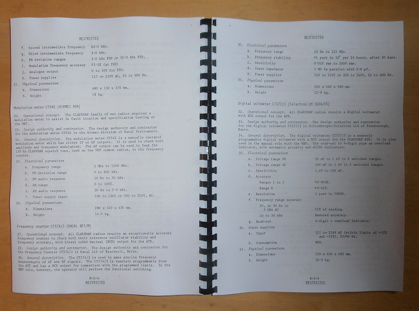 Clansman Radio Reference handbook. Army radio Army code 61004 Land Rover Series