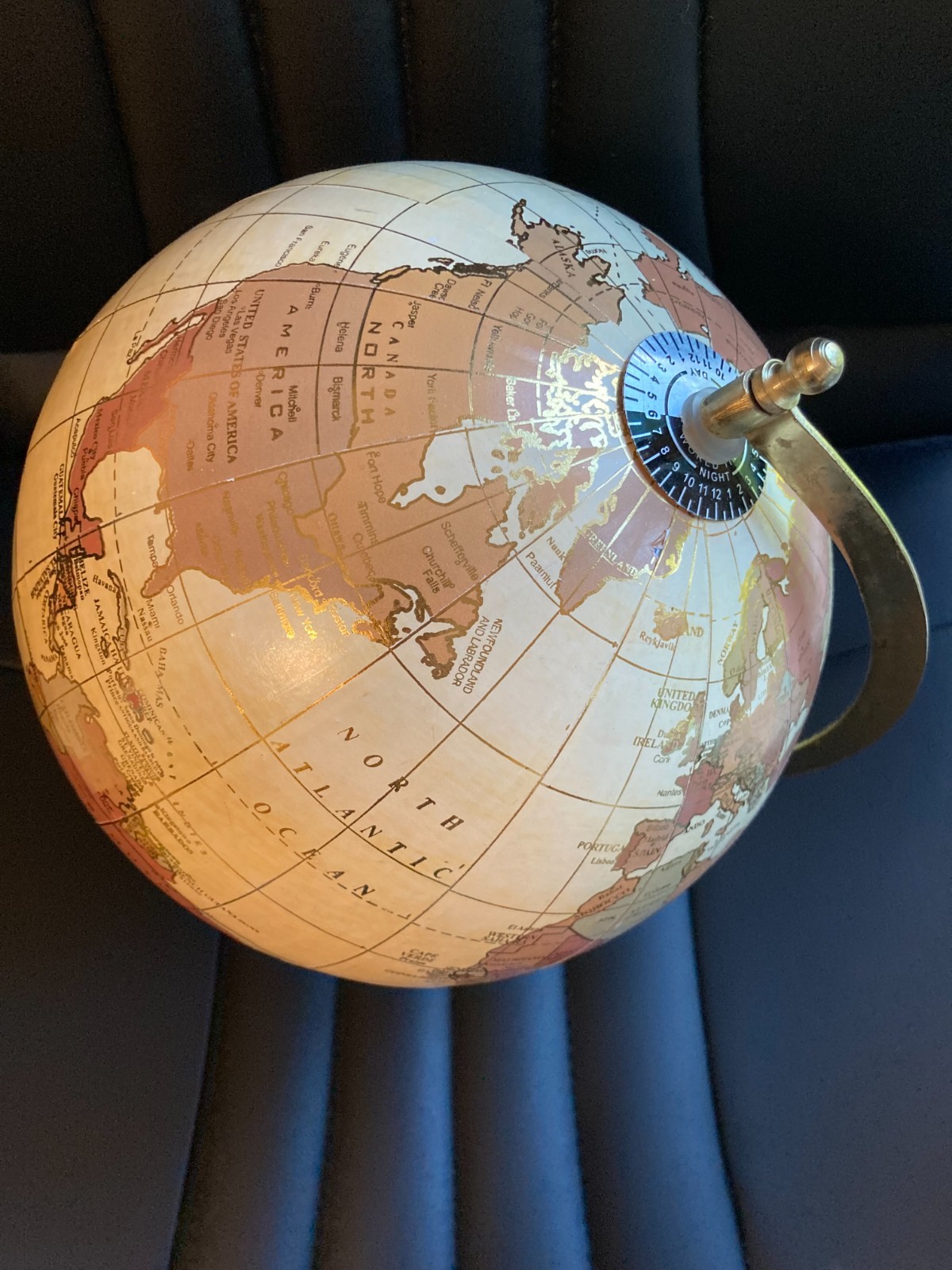 Really Nice Gold Enhanced Globe - E gr jl6