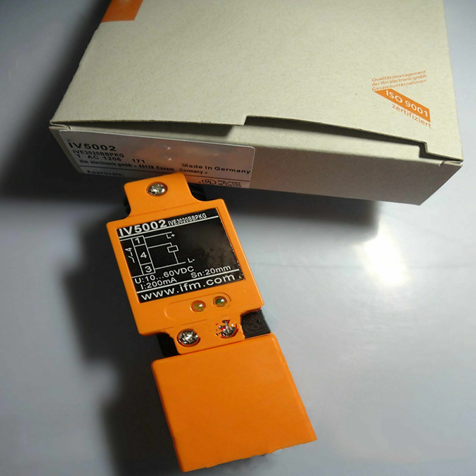 IFM IV5002 IVE3020BBPKG Proximity Switch New