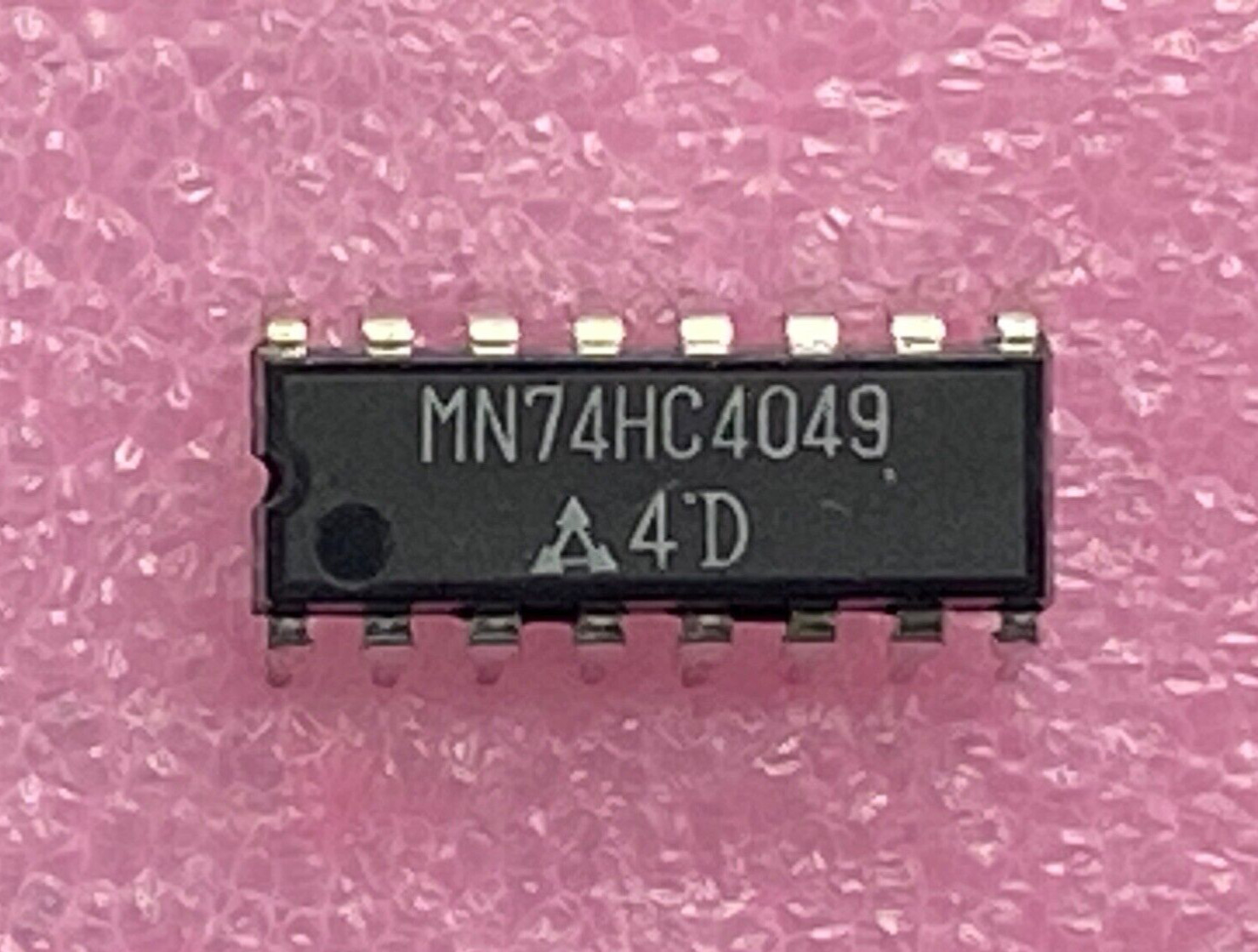 Panasonic MN74HC4049 hex buffer, inverting/non inverting Integrated Circuit