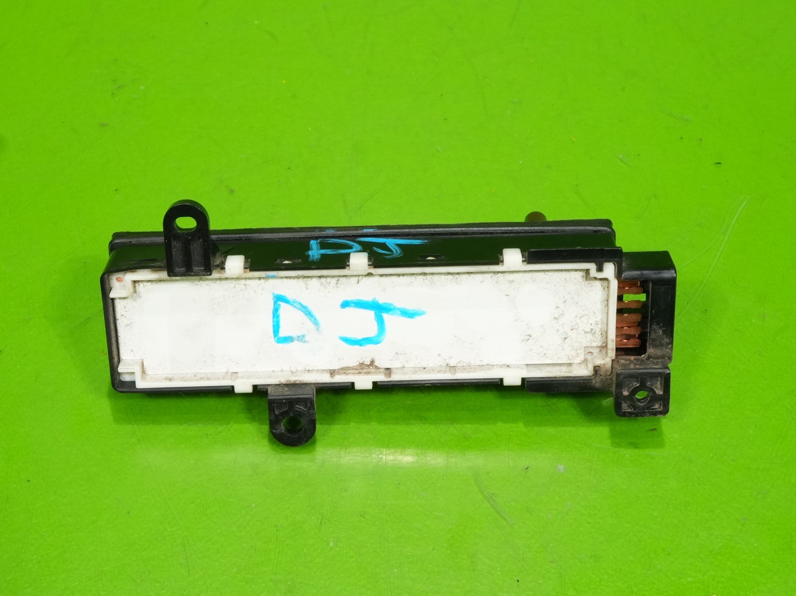 01-05 IS300 OEM passenger right front seat power control switches buttons