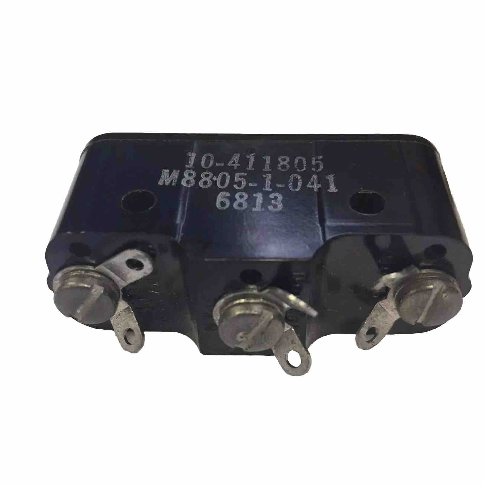 BZ Microswitch 115 AC 28 DC 1 pole double throw 10-411805 M8805-1-041 6813