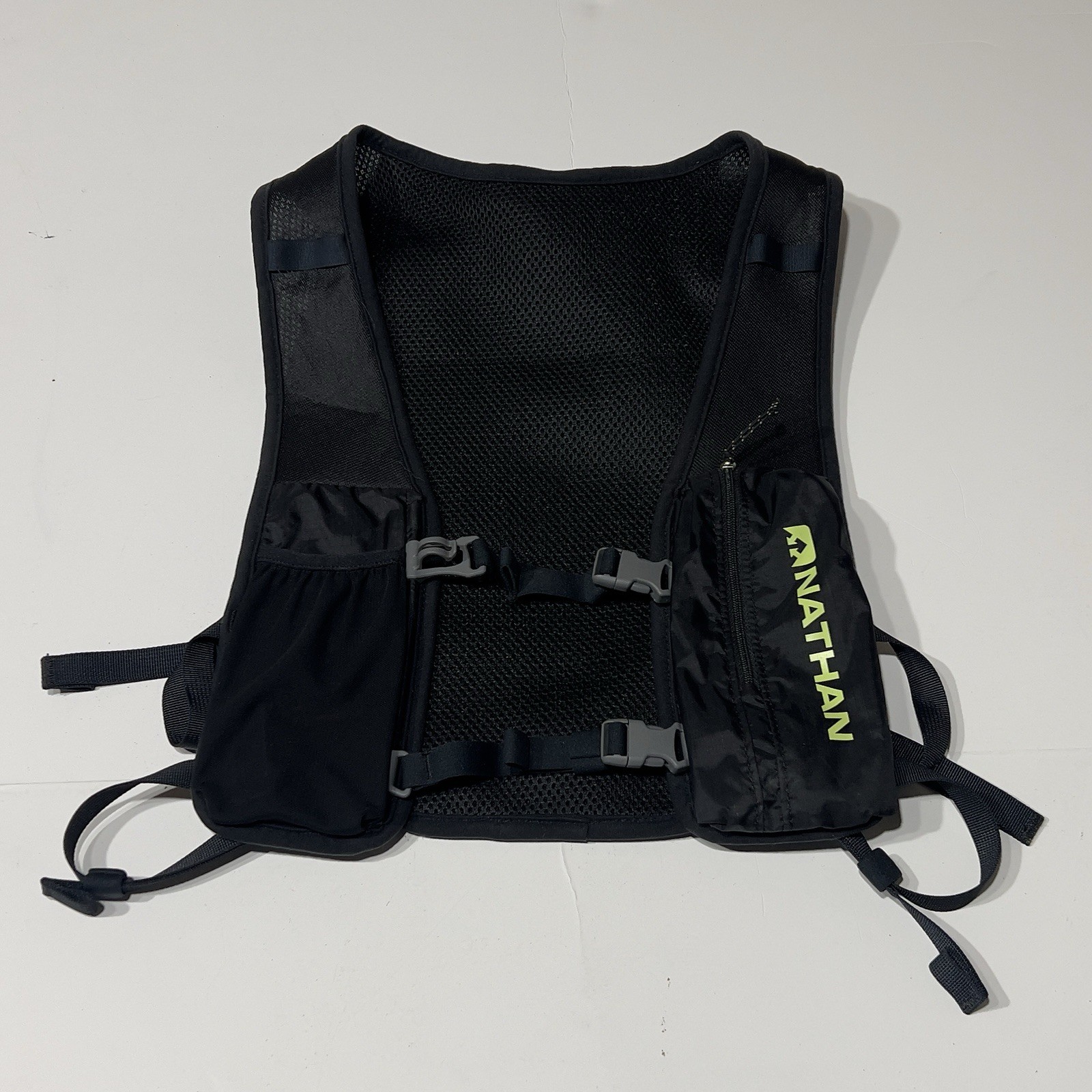 Nathan QuickStart 4L Hydration Vest Black Neon Yellow Running Pack One Size OS