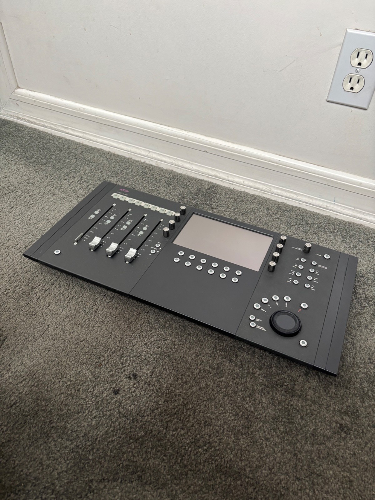 Avid Artist Control EuCon Control Surface Touch Screen with Faders UNTESTED