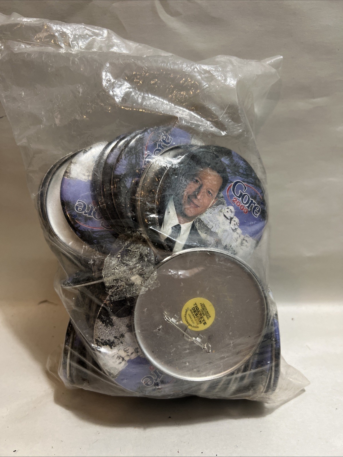 Al Gore Pin Button Tigereye NOS Lot Mount Rushmore