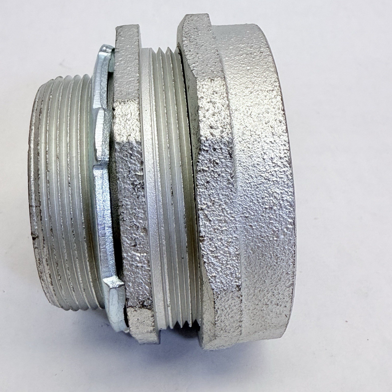 2" THREADED RIGID COMPRESSION CONNECTOR