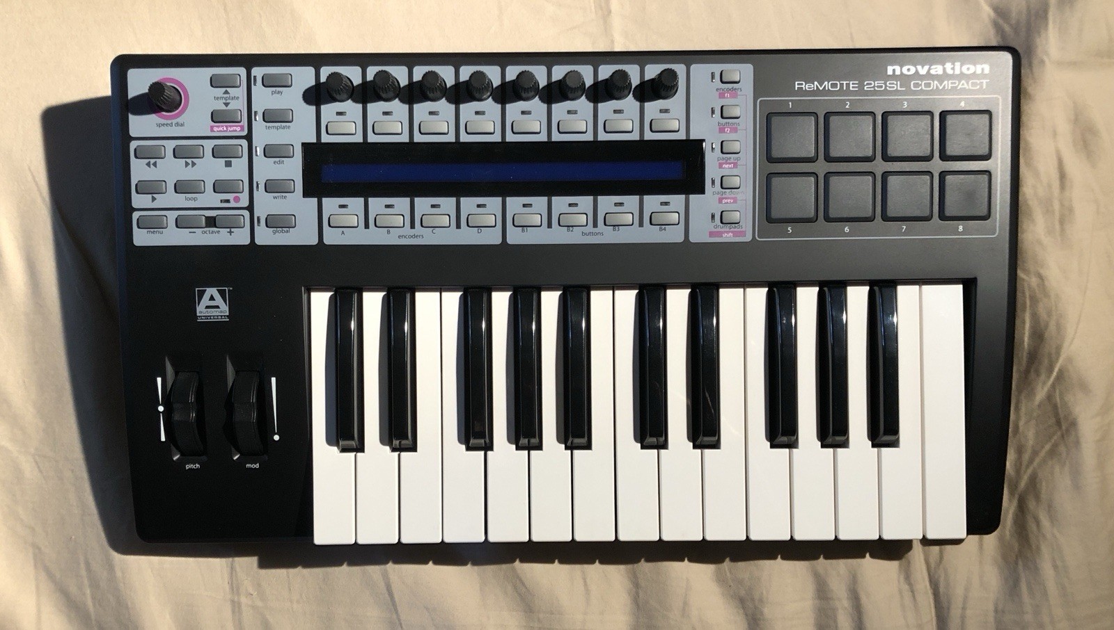 Novation Remote 25SL Compact Midi Controller Keyboard w/ Power Supply - mint