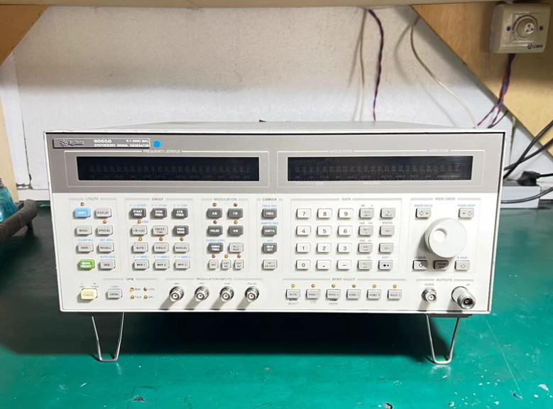 1PCS USED Agilent 8665B Signal Generator 100kHz-6GHz - Full Test