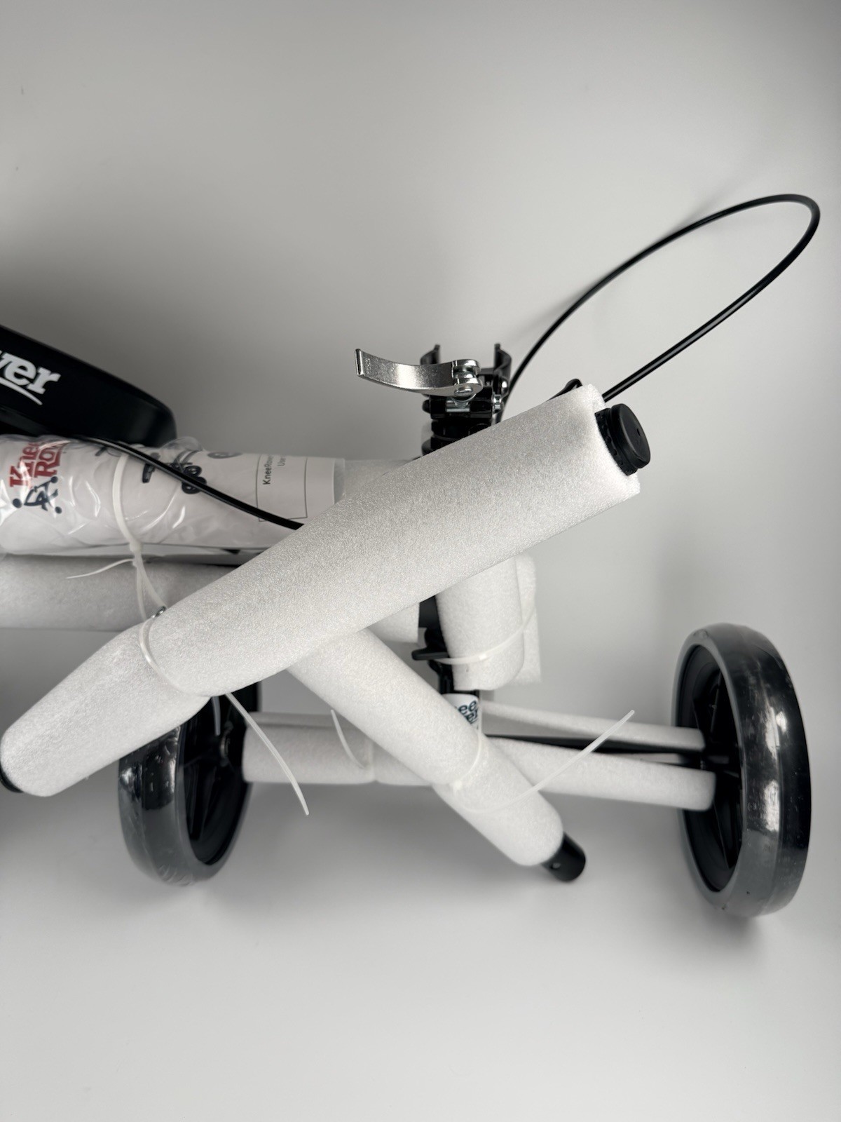 Knee Rover - Steerable Knee Scooter - Matt Black