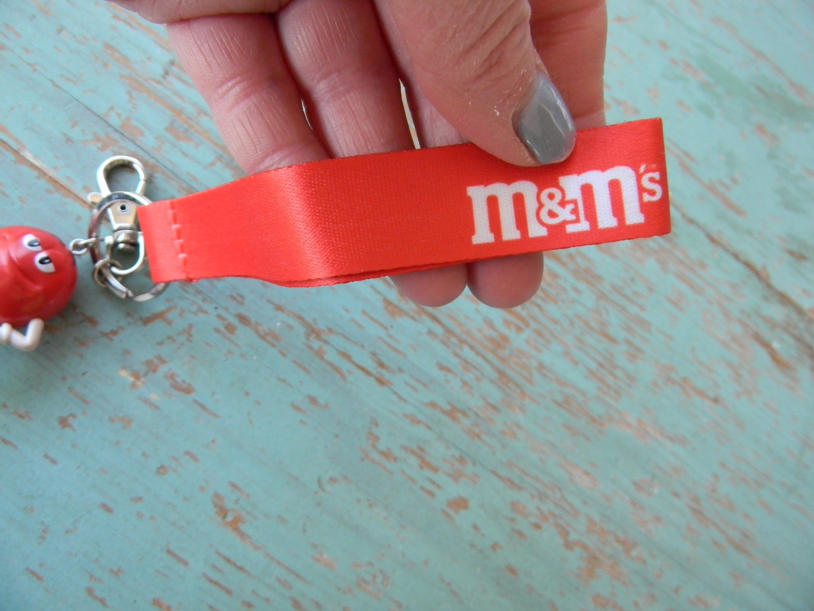 M&M'S RED KEYCHAIN W/WRISTLET STRAP