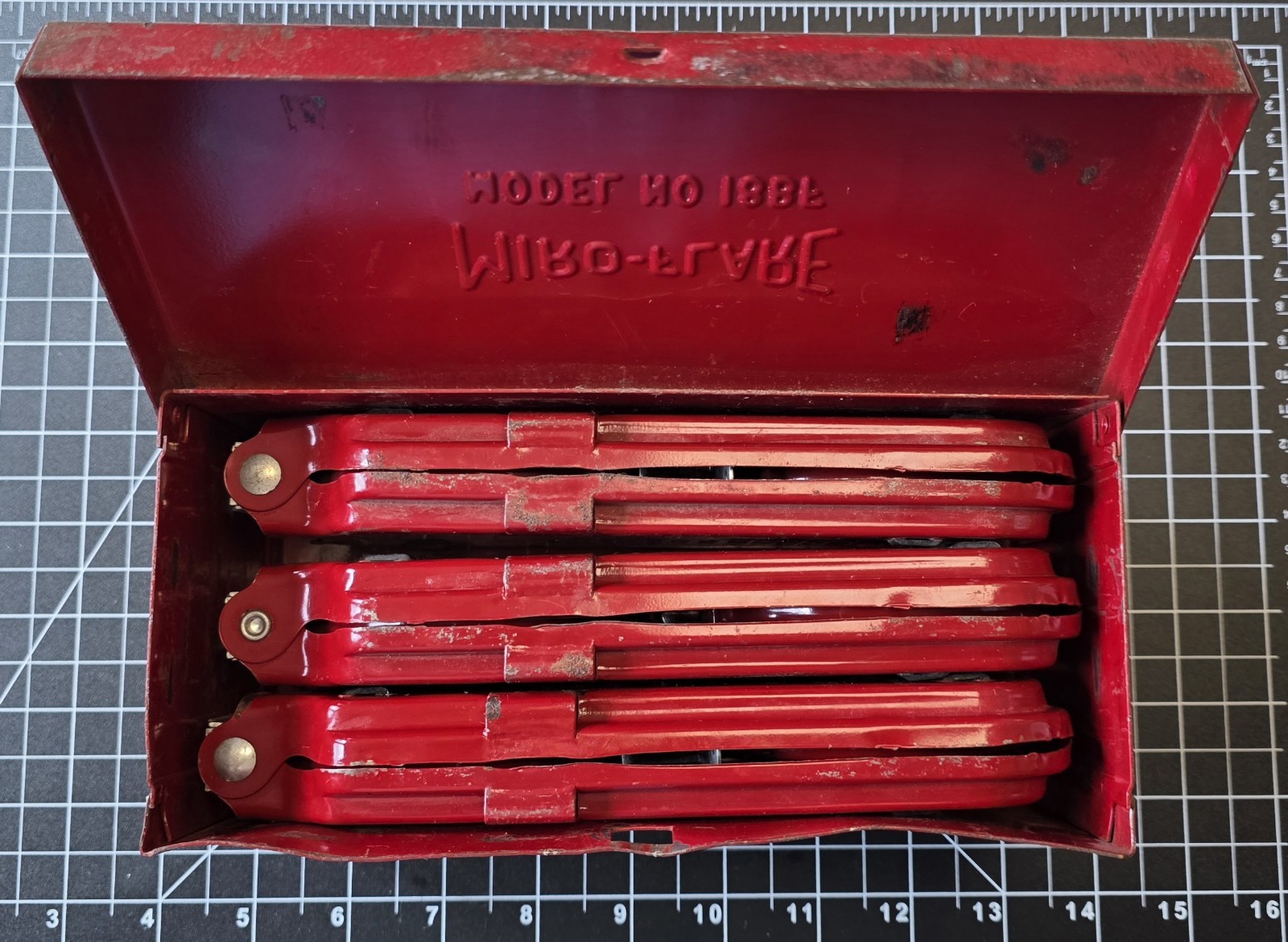 Vintage Miro Flare 18BF Roadside Reflector Set Metal Case Auto Truck Safety