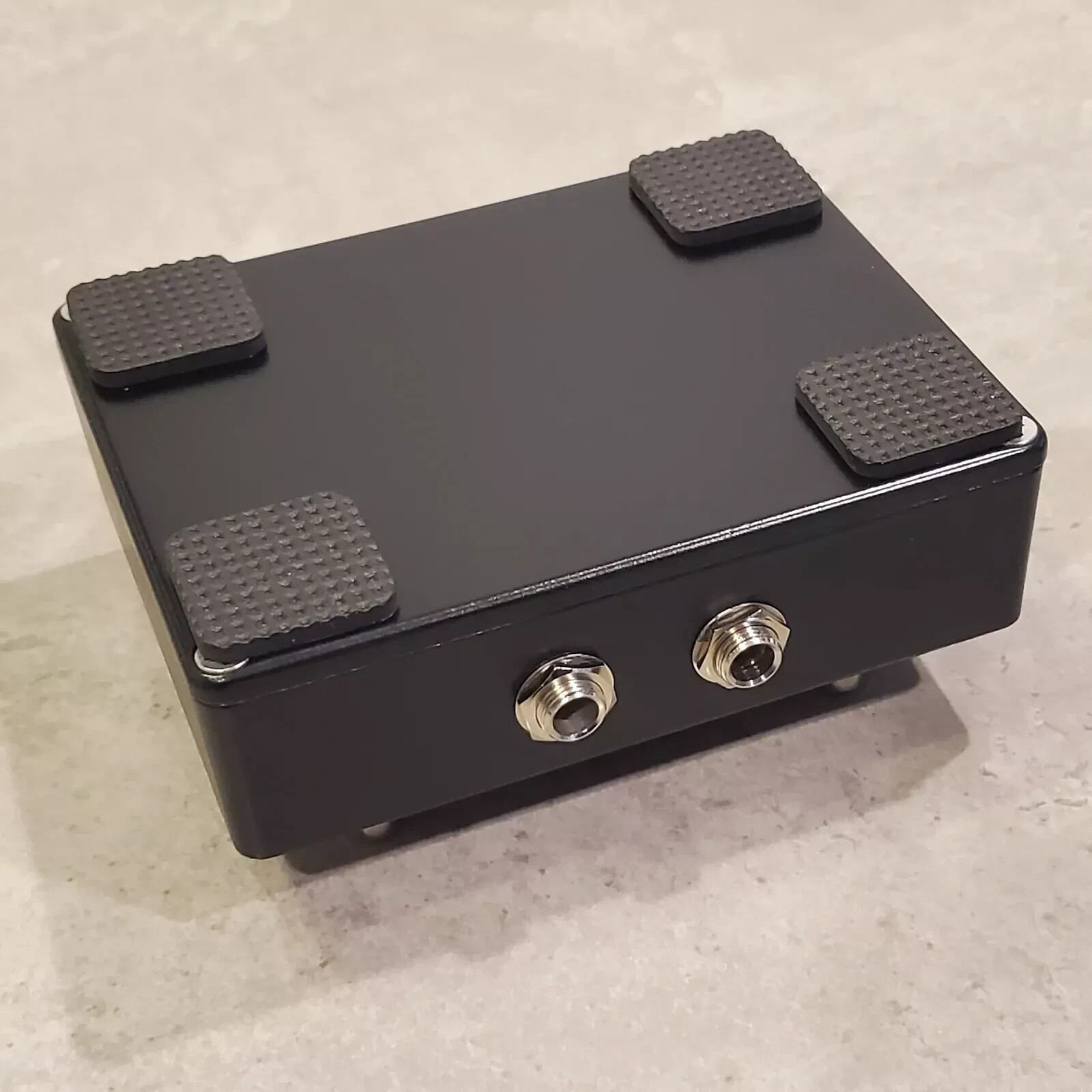 Custom 4-Button Footswitch for Madison Divinity with two 10-Foot TRS Cables
